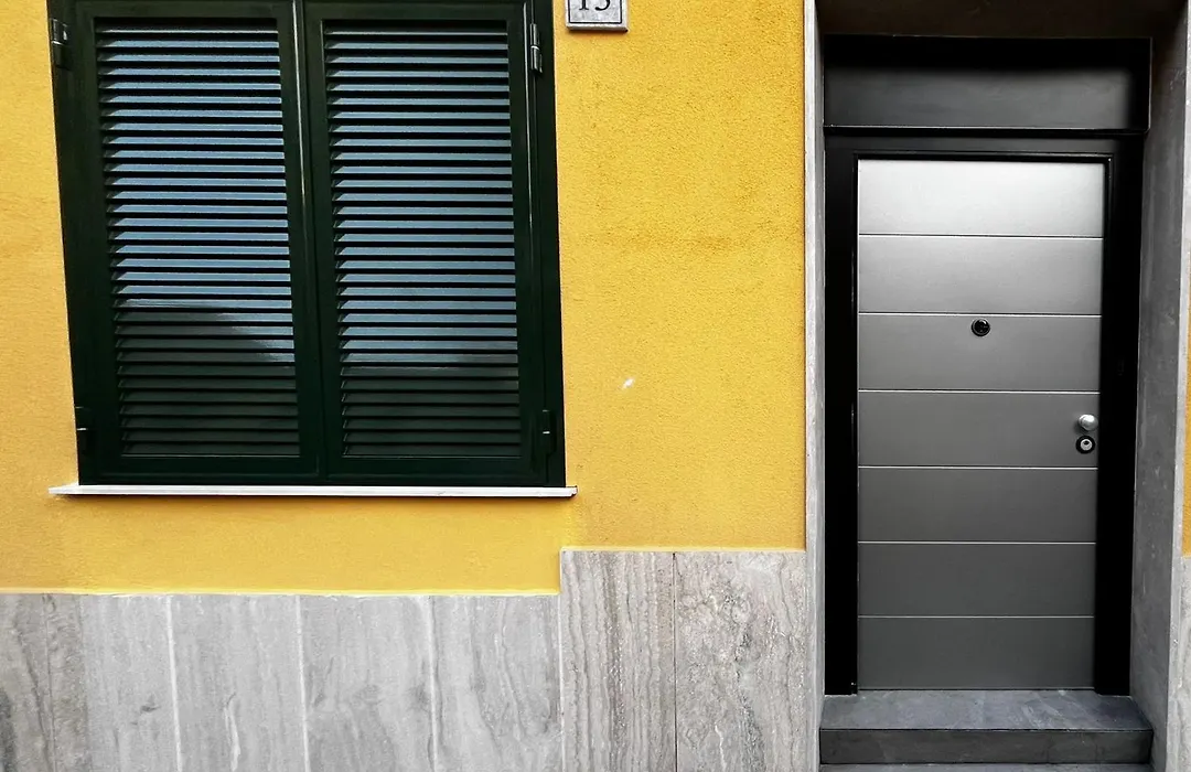 Gold House Roma-1